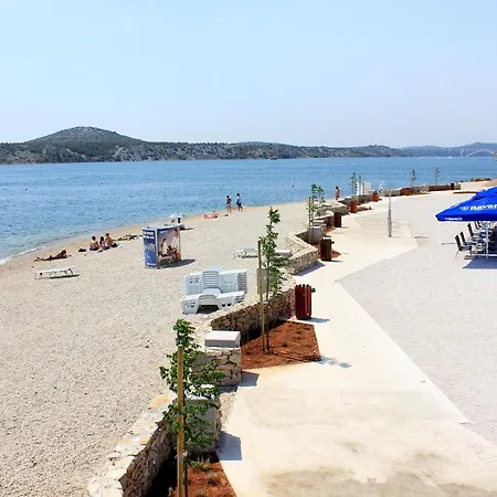 Pensjonat And With Wifi - 24424 Szybenik